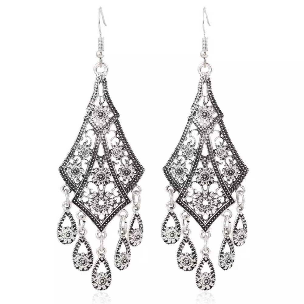 HOST PICK 💕 3 for $27 ❤️ Boho vintage earrings